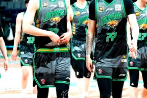 爱游戏体育-包含广东宏远迎NBA常规赛关键赛，窗口期豪取连胜，信心回归，心理建设被强调的词条