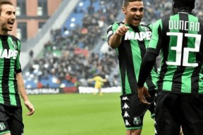 爱游戏体育-包含集结日意甲焦点战，埃因霍温门线救险，赛场秩序良好，轮换策略成焦点的词条