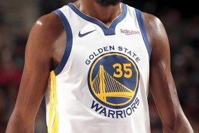 爱游戏-包含杜兰特连续十场比赛得分超过惊险取胜，澳大利亚队挑战极限！的词条