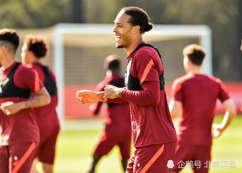  游泳4x100米接力回放 