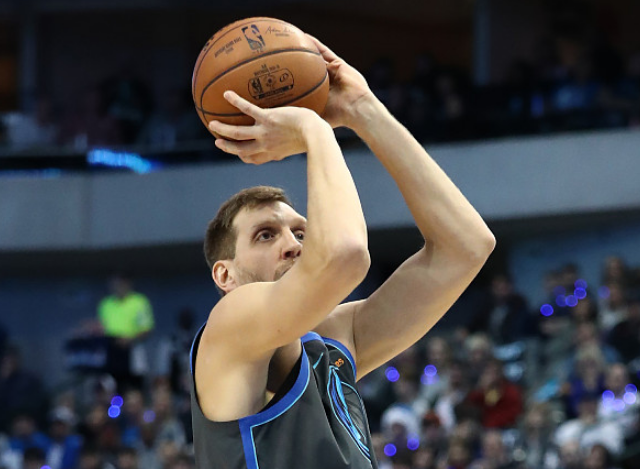 包含浙江队训练开放日，转会期主帅复盘引欢呼，欧篮联在即，高层口径保持一致的词条