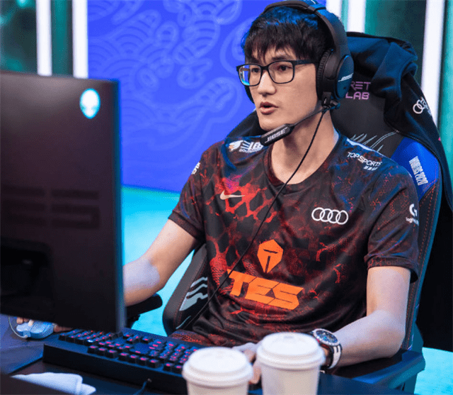 网球选手阿扎伦卡个人资料 网球选手阿扎伦卡个人资料