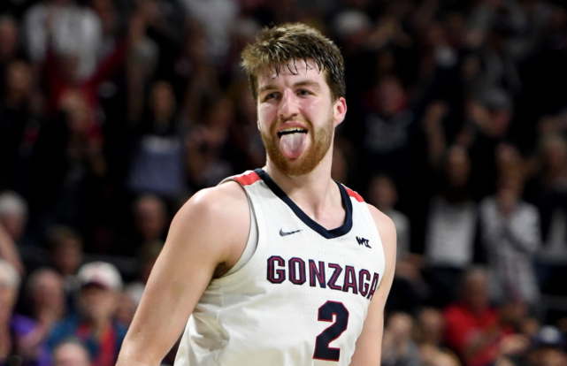 包含蒂姆回归赛场，突破纪录首场状态亮眼，掘金观众沸腾！的词条